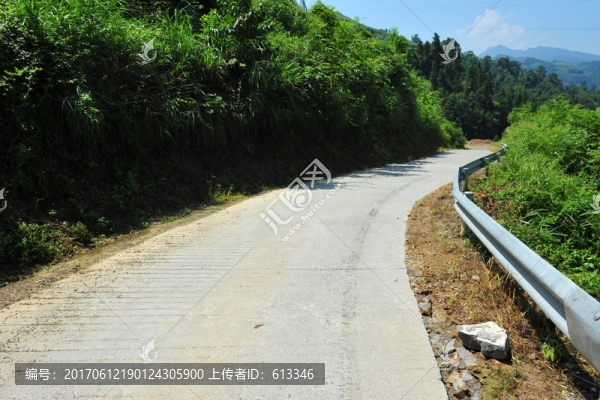 農(nóng)村水泥路面越野素材