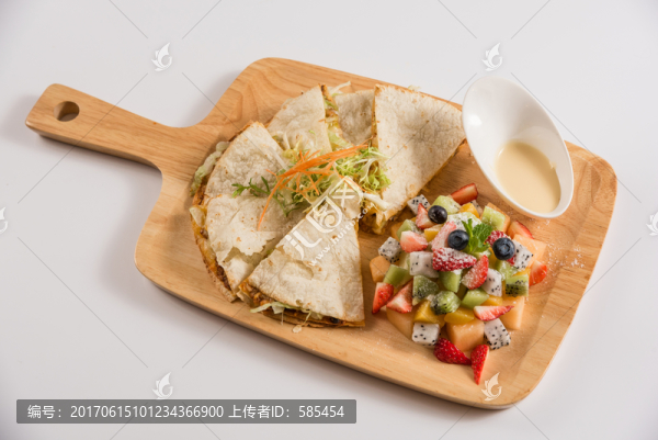 薄餅配水果色拉