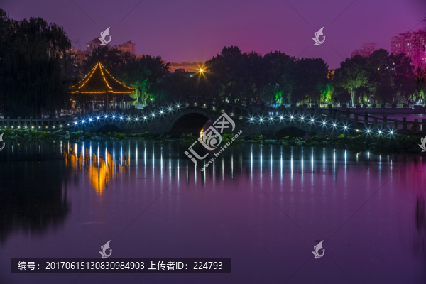 明湖夜色