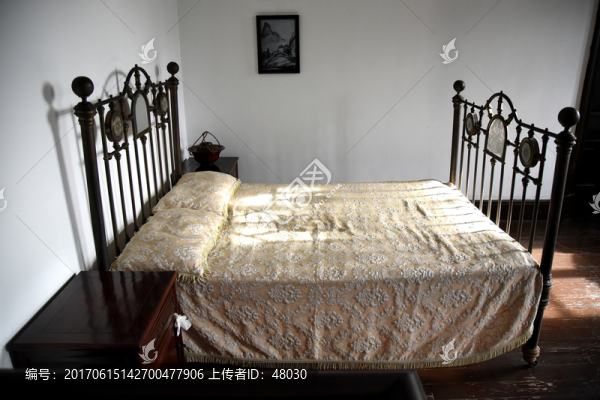 復(fù)古鐵藝床