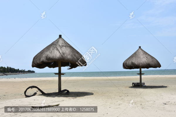 海邊涼亭