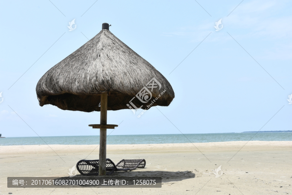 海邊涼亭