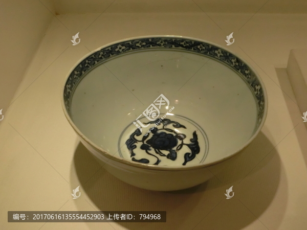 明代青花碗