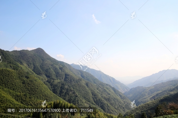 群山起伏,,溝壑連綿