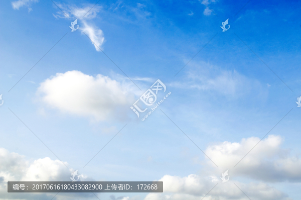 白云飄飄的天空