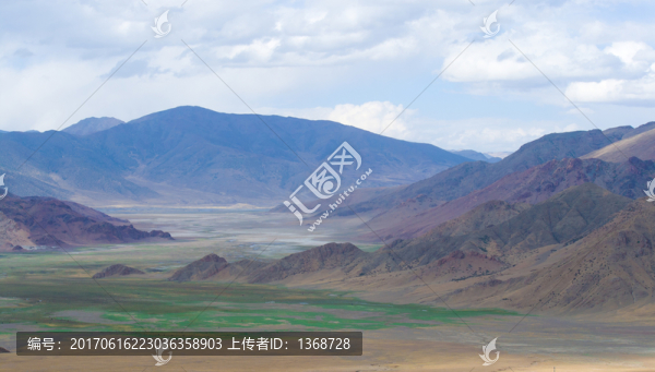 西藏腹地的莽莽群山