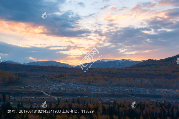大美禾木秋季新疆風(fēng)景