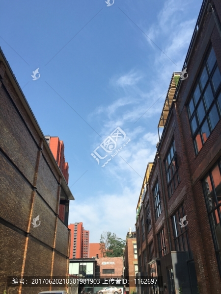 創(chuàng)意產(chǎn)業(yè)園,藍(lán)天,辦公樓