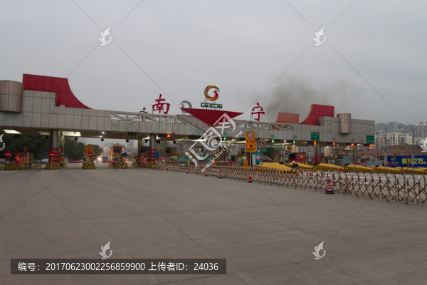 南寧東高速公路收費(fèi)站