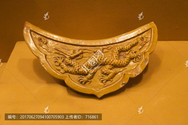 黃釉龍紋滴水,明代