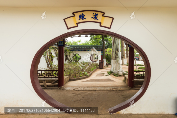 園林景觀月亮門