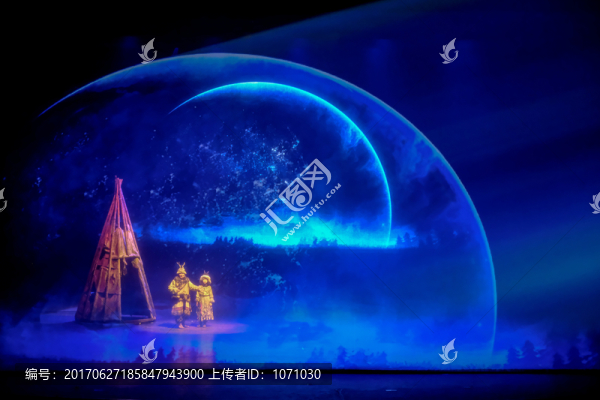 鄂倫春篝火節(jié)演出