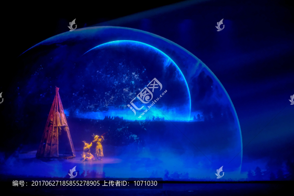 鄂倫春篝火節(jié)演出