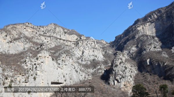 陡峭的山崖