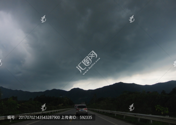 暴風(fēng)雨
