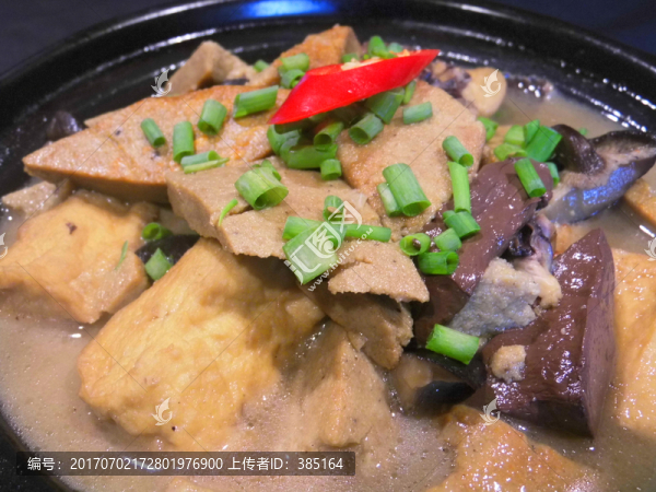 客家紅菌豆腐煲
