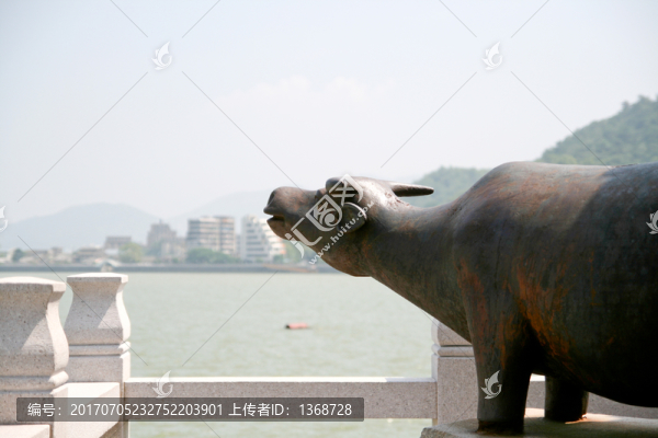 潮州湘子橋上的鐵牛