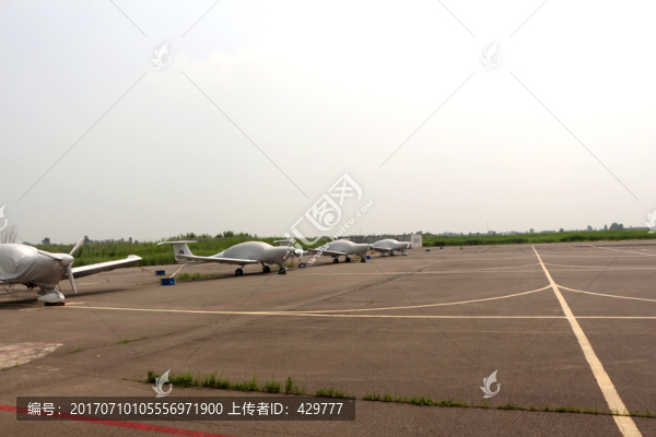 小型飛機(jī)