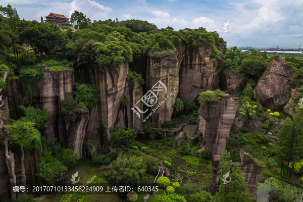 蓮花山