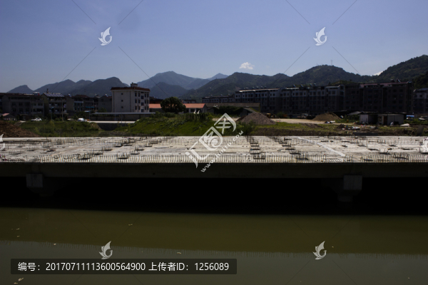 建設(shè)中的道路