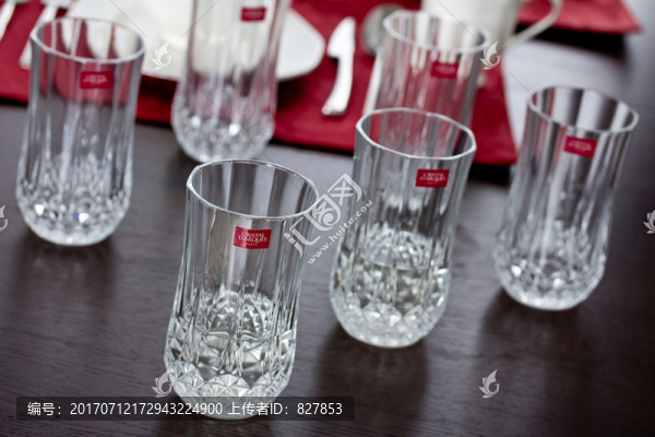 玻璃杯