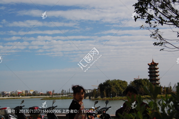 多姿多彩條狀云