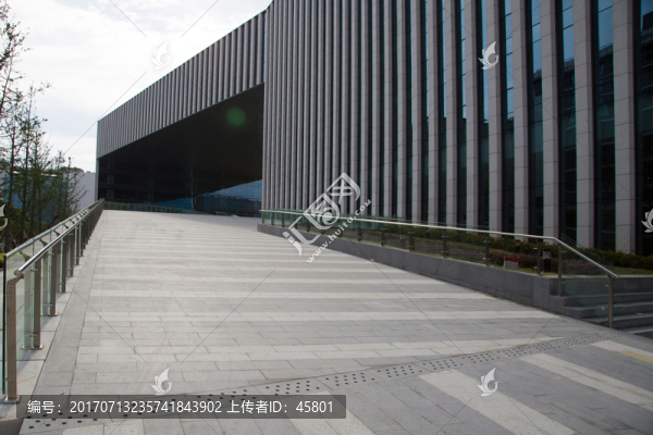 空曠場(chǎng)地