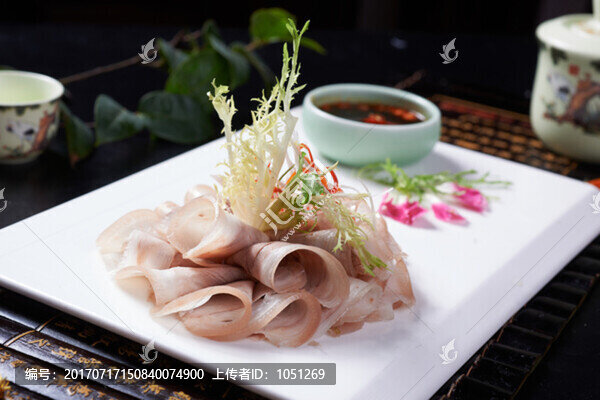 蘸水玻璃肉