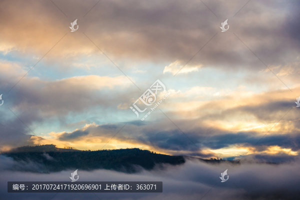 新疆禾木云海