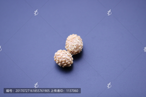 兩粒芝麻花生