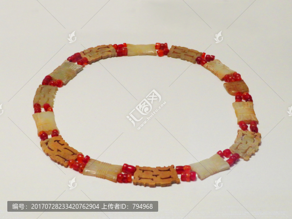西周玉項(xiàng)飾