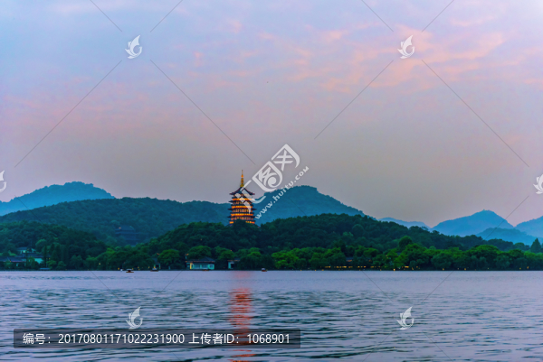 雷峰塔夜景