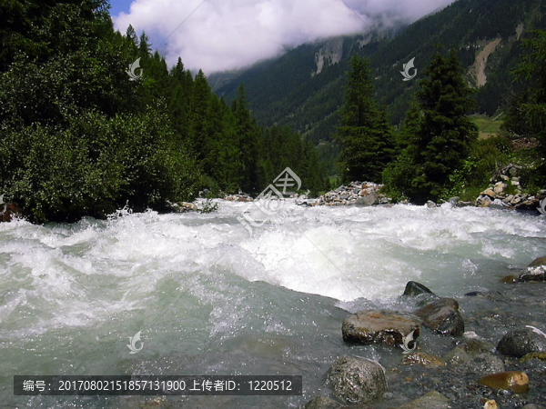 在oetztal-2在面粉的溪水