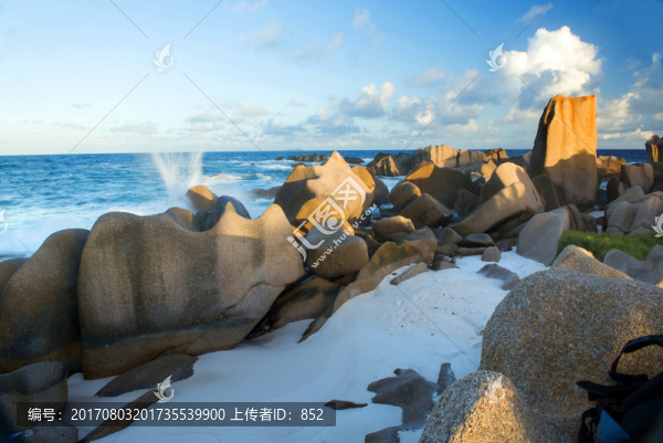 海邊巖石