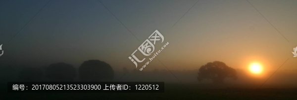霧中日出