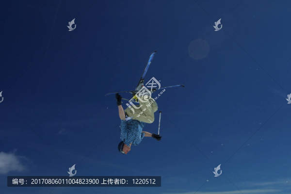 向天空
