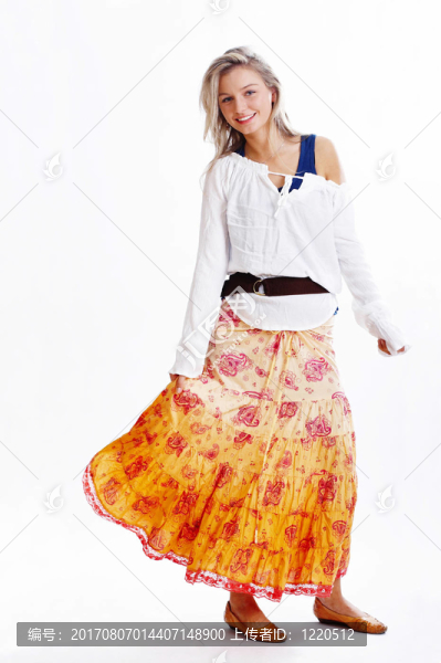 女人笑了