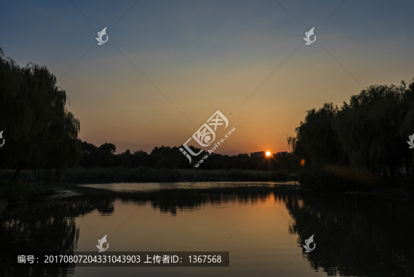 晚霞剪影