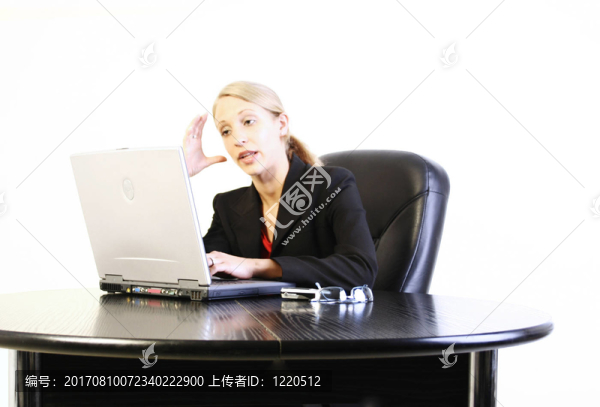 哦不