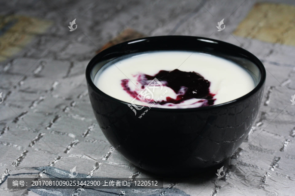 酸奶三