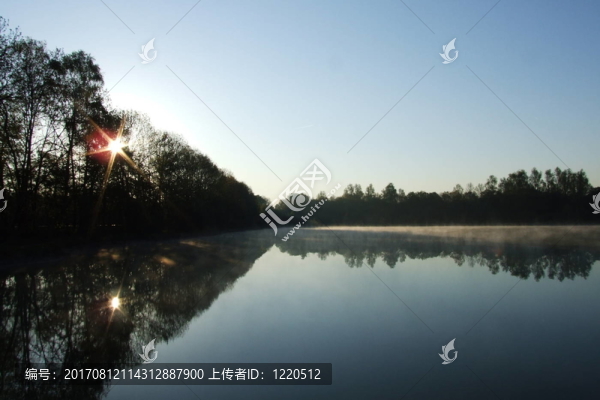 湖上的早晨