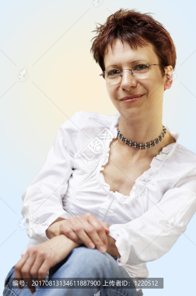 只是