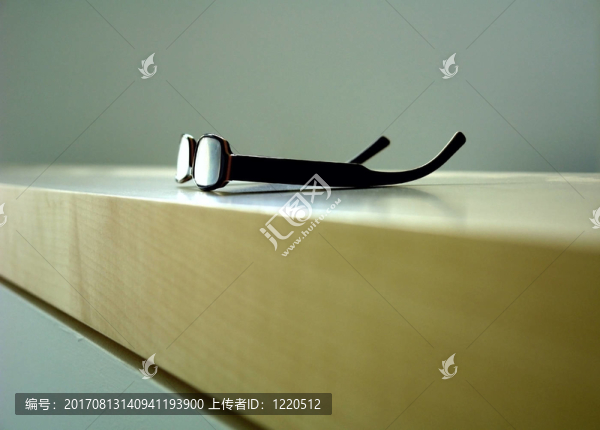 接待處的玻璃杯