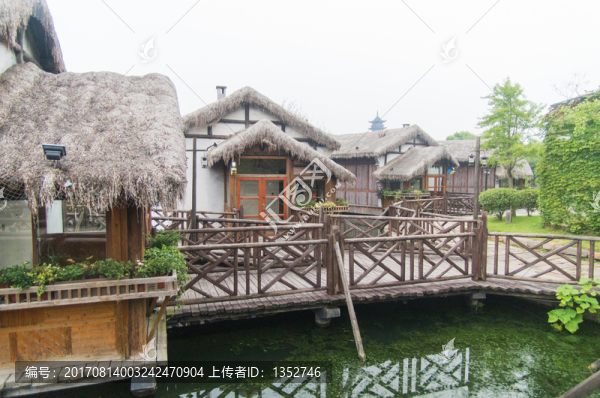 湖邊度假木屋