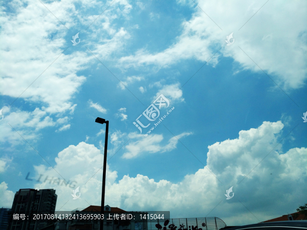 天空