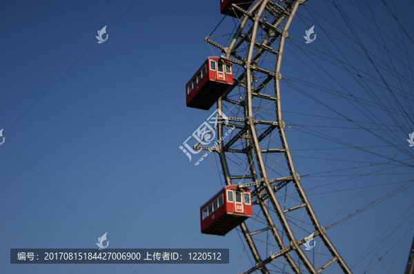 藍(lán)色的