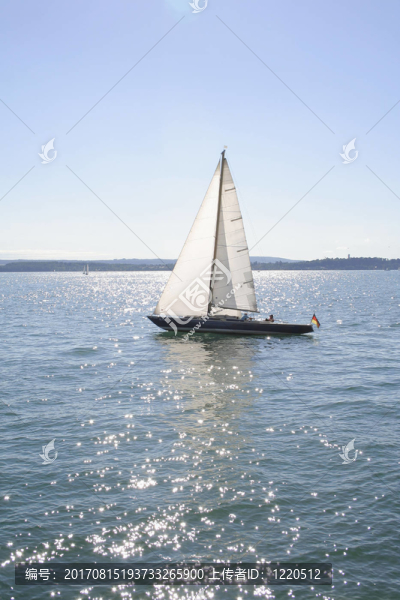 航行在湖