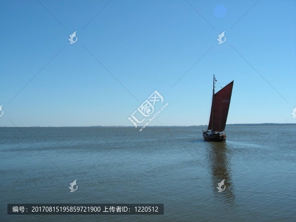 海灣的船