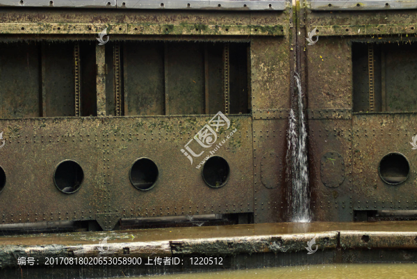 水