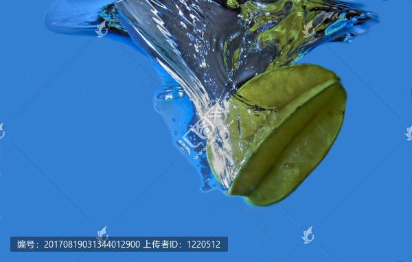 楊桃水下